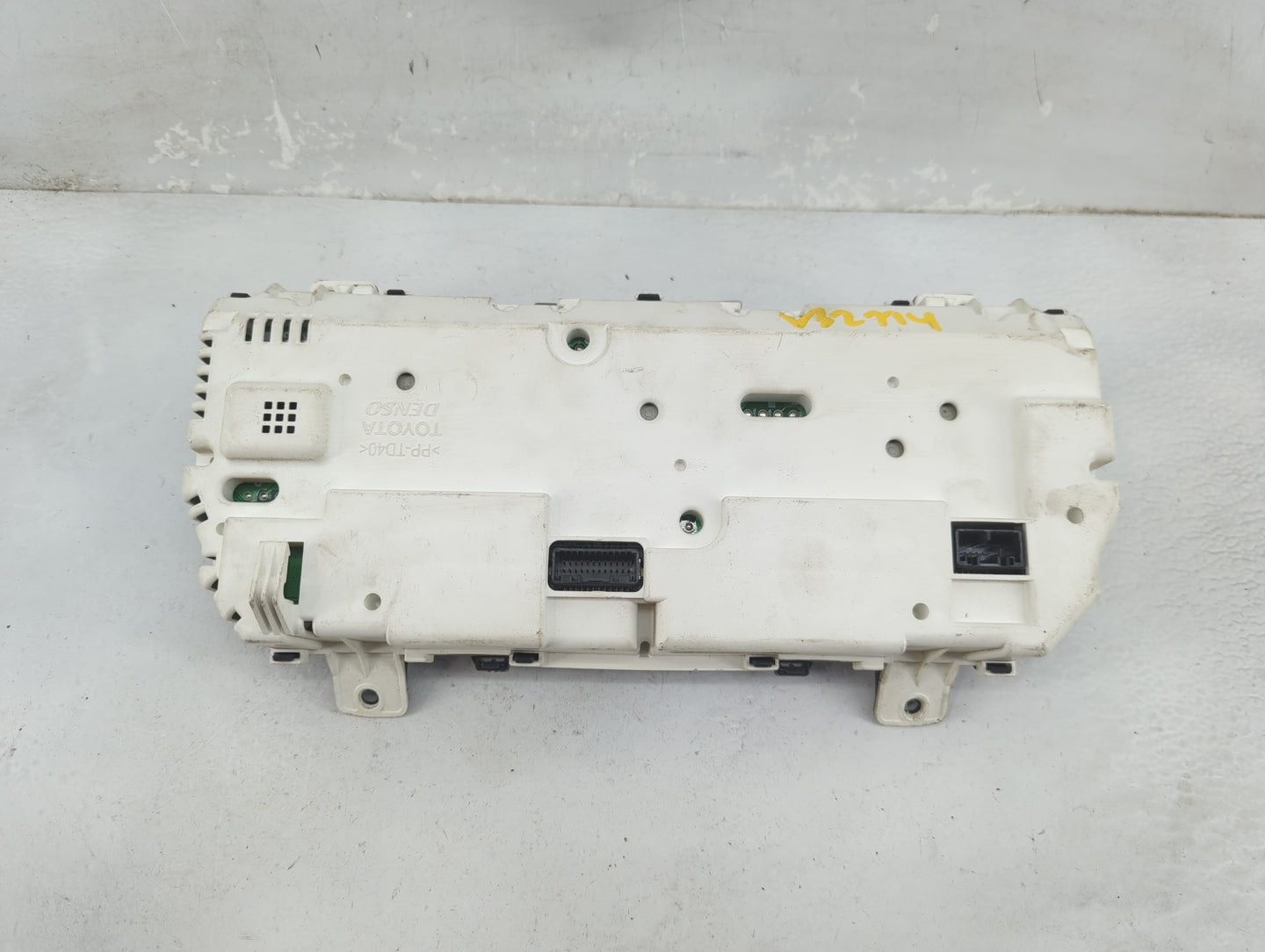 2012 Toyota Camry Instrument Cluster Speedometer Gauges P/N:83800-0X150-00 TN257400-7735 Fits OEM Used Auto Parts - Oemuseda