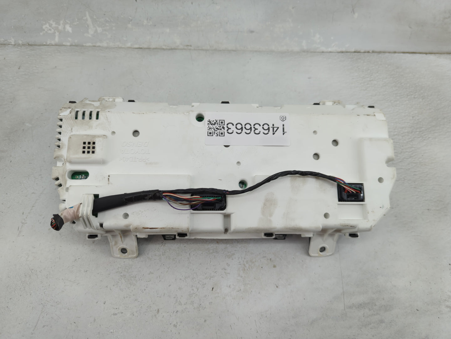 2012 Toyota Camry Instrument Cluster Speedometer Gauges P/N:83800-0X100-00 TN157550-5845 Miles:39K Fits OEM Used Auto Parts 