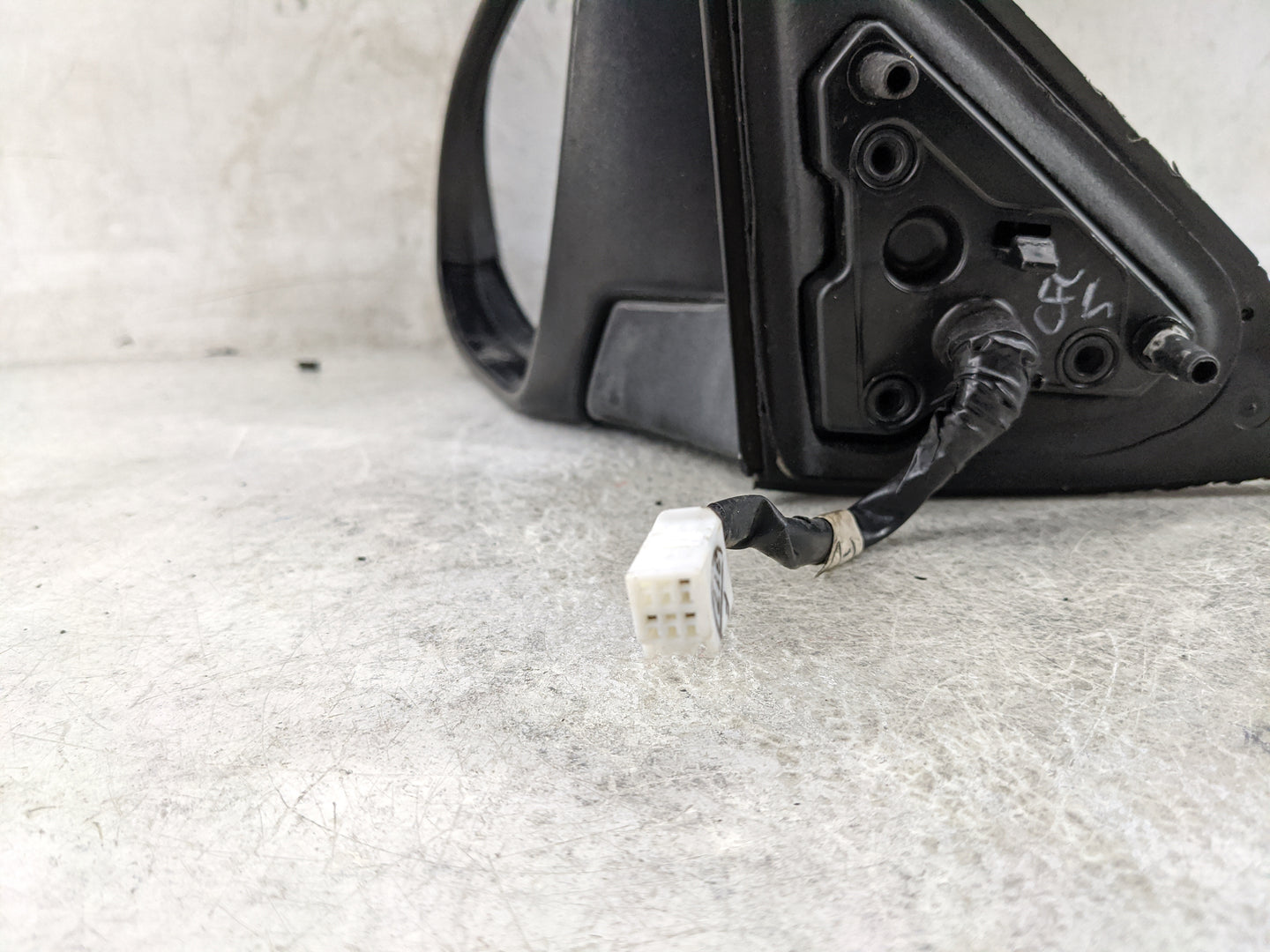 2012-2014 Toyota Camry Driver Side View Mirror - Left Door Mirror OEM Used - Oemusedautoparts1.com