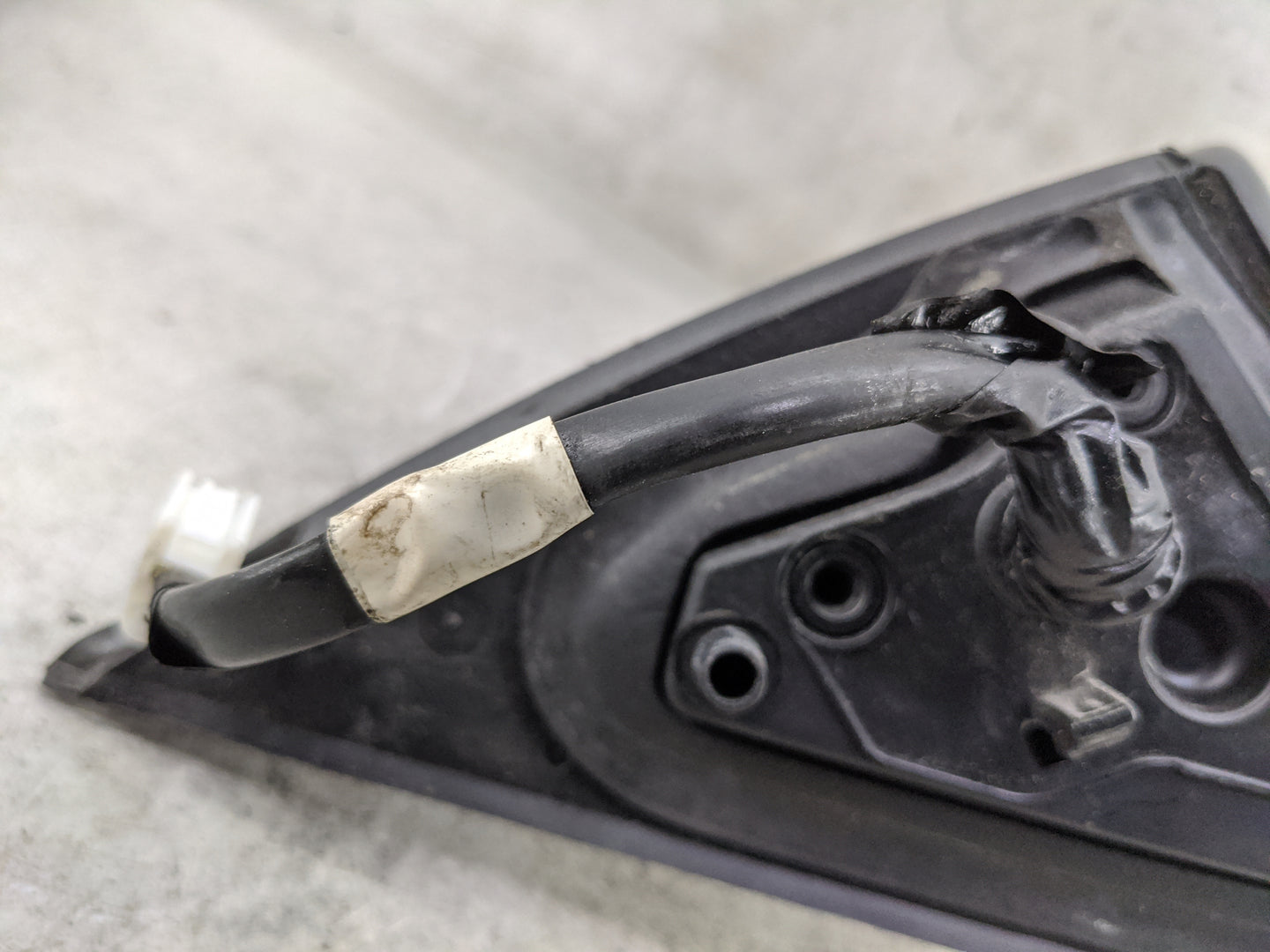 2012-2014 Toyota Camry Driver Side View Mirror - Left Door Mirror OEM Used - Oemusedautoparts1.com