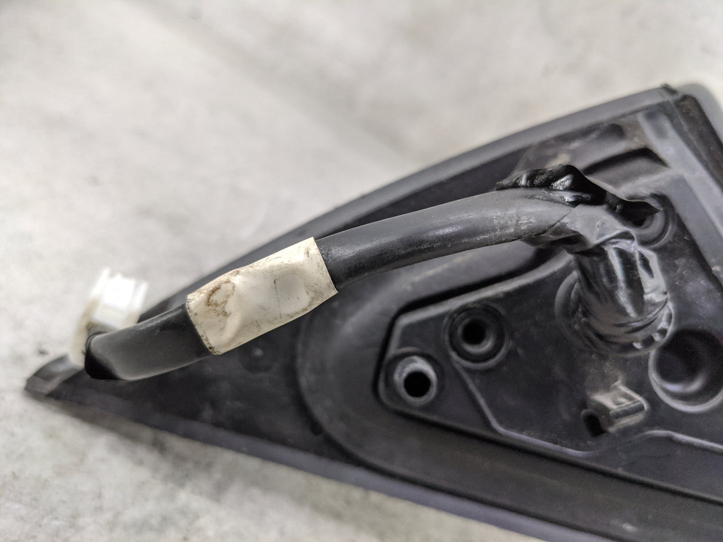 2012-2014 Toyota Camry Driver Side View Mirror - Left Door Mirror OEM Used - Oemusedautoparts1.com