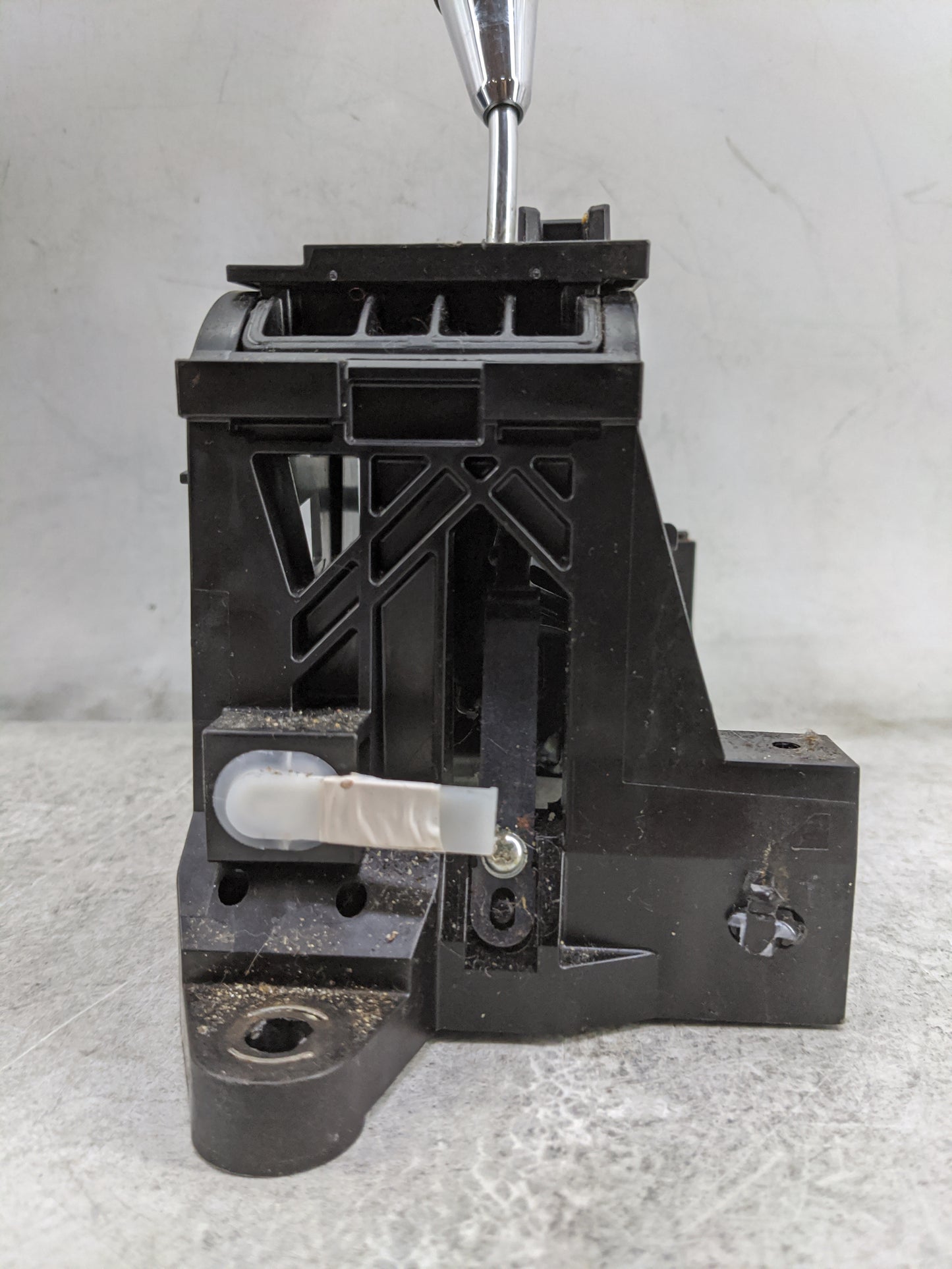 2012 Toyota Camry Floor Console Assembly Shifter - Oemusedautoparts1.com