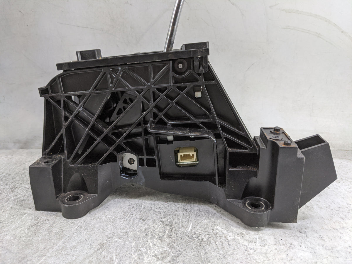2012 Toyota Camry Floor Console Assembly Shifter - Oemusedautoparts1.com