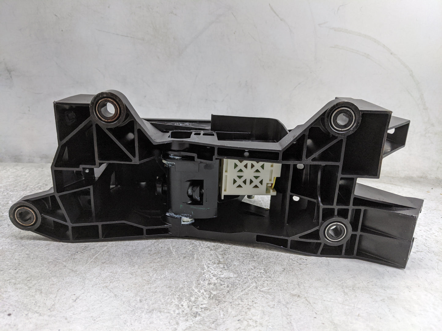 2012 Toyota Camry Floor Console Assembly Shifter - Oemusedautoparts1.com