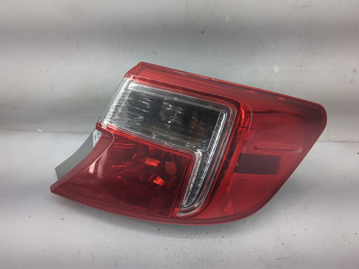 2012-2014 Toyota Camry Tail Light Assembly Passenger Right OEM P/N:WY21W Fits Fits 2012 2013 2014 OEM Used Auto Parts - Oemu