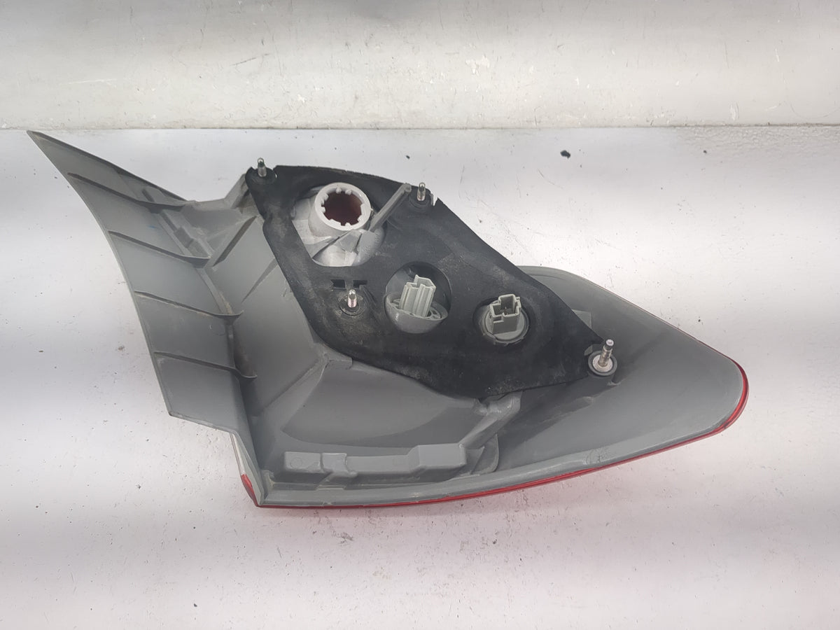 2012-2014 Toyota Camry Tail Light Assembly Passenger Right OEM P/N:WY21W Fits Fits 2012 2013 2014 OEM Used Auto Parts - Oemu