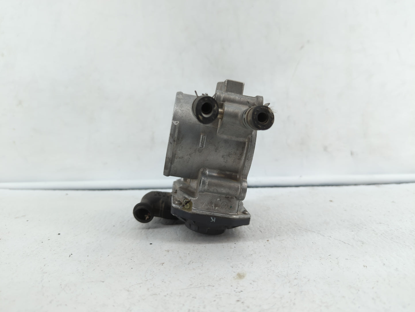 2010-2017 Toyota Camry Throttle Body P/N:22030-36010 22030-0V010 Fits Fits 2009 2010 2011 2012 2013 2014 2015 2016 2017 2018