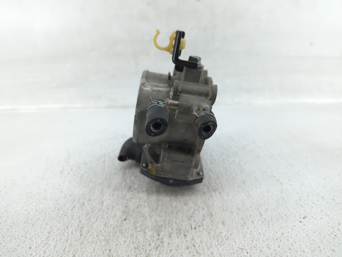 2010-2017 Toyota Camry Throttle Body P/N:22030-0V010 Fits Fits 2009 2010 2011 2012 2013 2014 2015 2016 2017 2018 2019 OEM Us