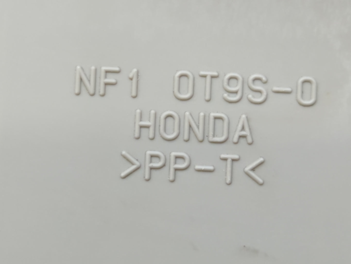 2012 Toyota Camry Overhead Roof Console - Oemusedautoparts1.com
