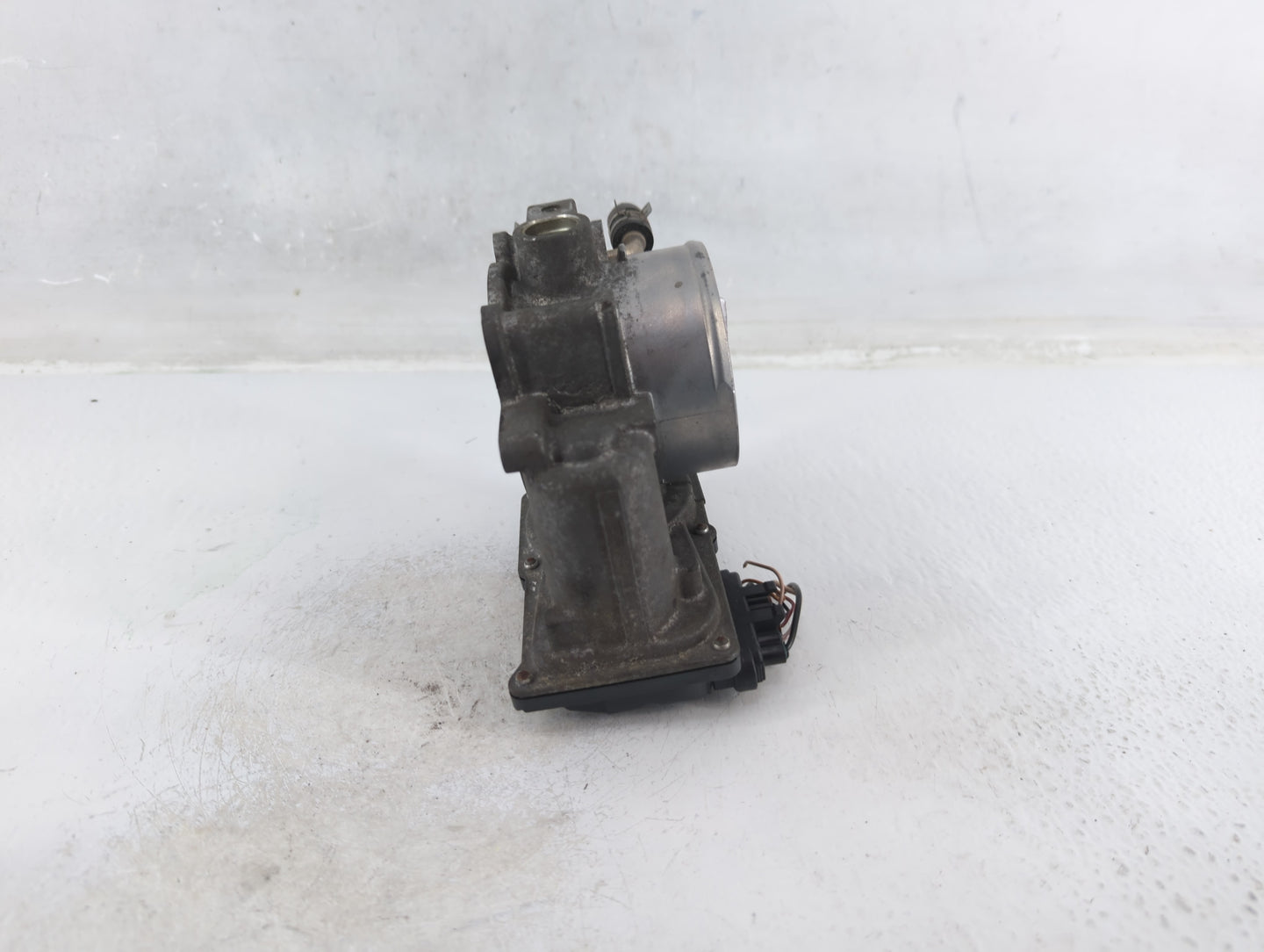 2010-2017 Toyota Camry Throttle Body P/N:22030-0V010 Fits Fits 2009 2010 2011 2012 2013 2014 2015 2016 2017 2018 2019 OEM Us
