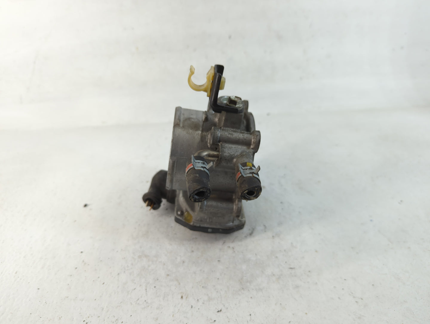 2010-2017 Toyota Camry Throttle Body P/N:22030-0V010 Fits Fits 2009 2010 2011 2012 2013 2014 2015 2016 2017 2018 2019 OEM Us