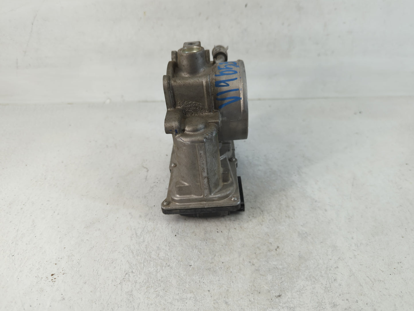 2012-2017 Toyota Camry Throttle Body P/N:22030-0V010 Fits Fits 2012 2013 2014 2015 2016 2017 2018 2019 2020 2021 OEM Used Au