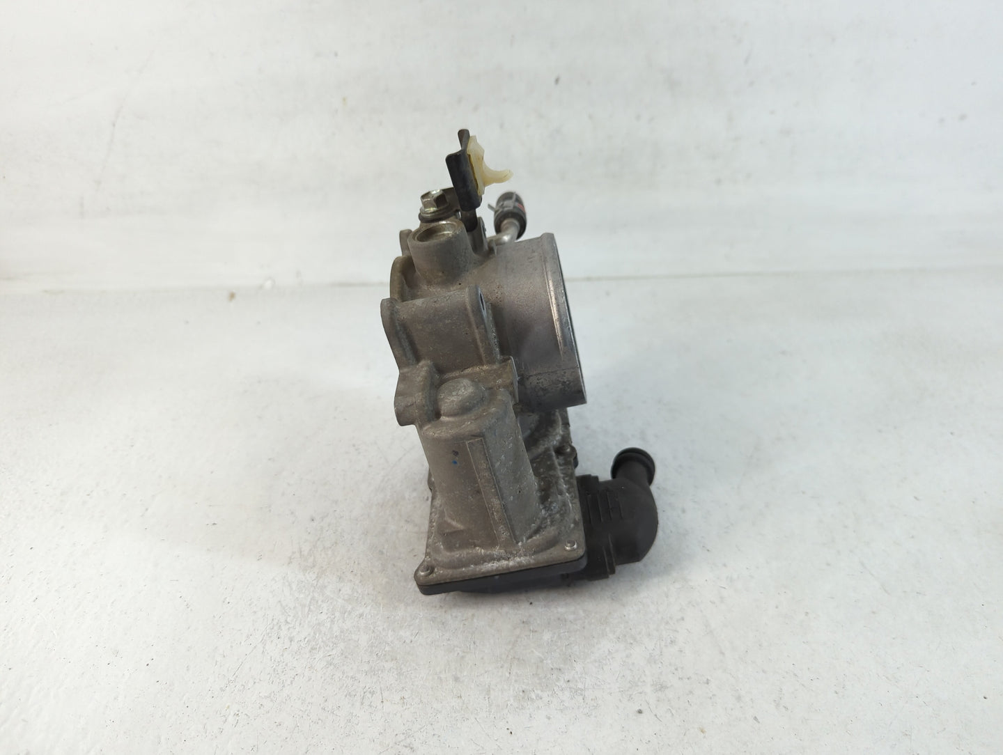 2012-2017 Toyota Camry Throttle Body P/N:22030-0V010 Fits Fits 2012 2013 2014 2015 2016 2017 2018 2019 2020 2021 OEM Used Au