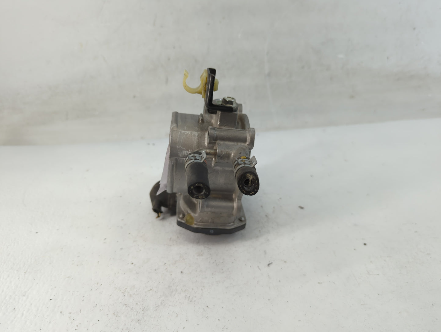 2010-2017 Toyota Camry Throttle Body P/N:22030-0V010 Fits Fits 2009 2010 2011 2012 2013 2014 2015 2016 2017 2018 2019 OEM Us