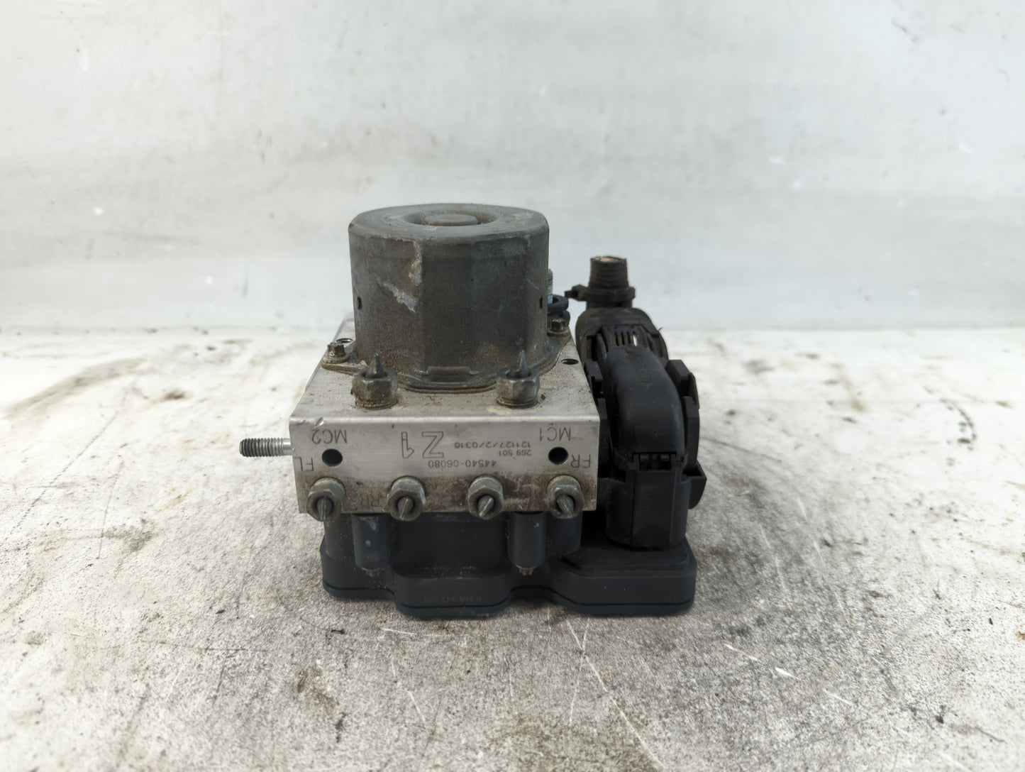 2012 Toyota Camry ABS Pump Control Module Replacement P/N:44540-06080 44540-06150, 44540-06440 Fits OEM Used Auto Parts - Oe