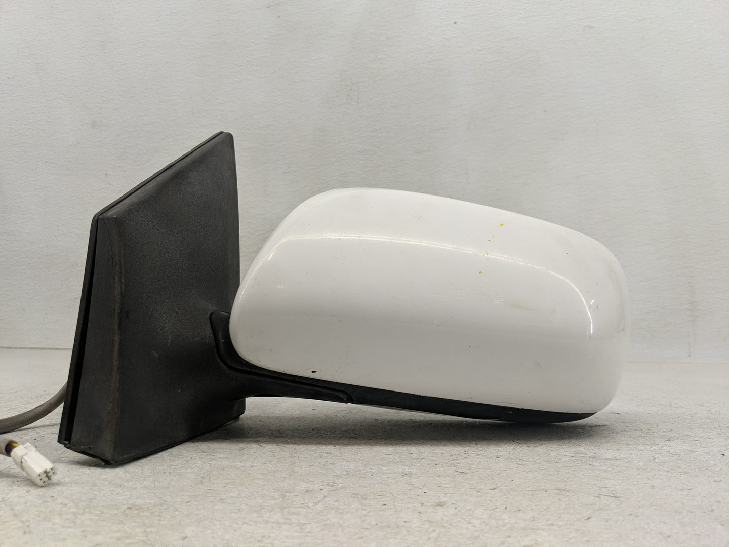 2009-2013 Toyota Corolla Driver Side View Mirror - Left Door Mirror OEM Used - Oemusedautoparts1.com