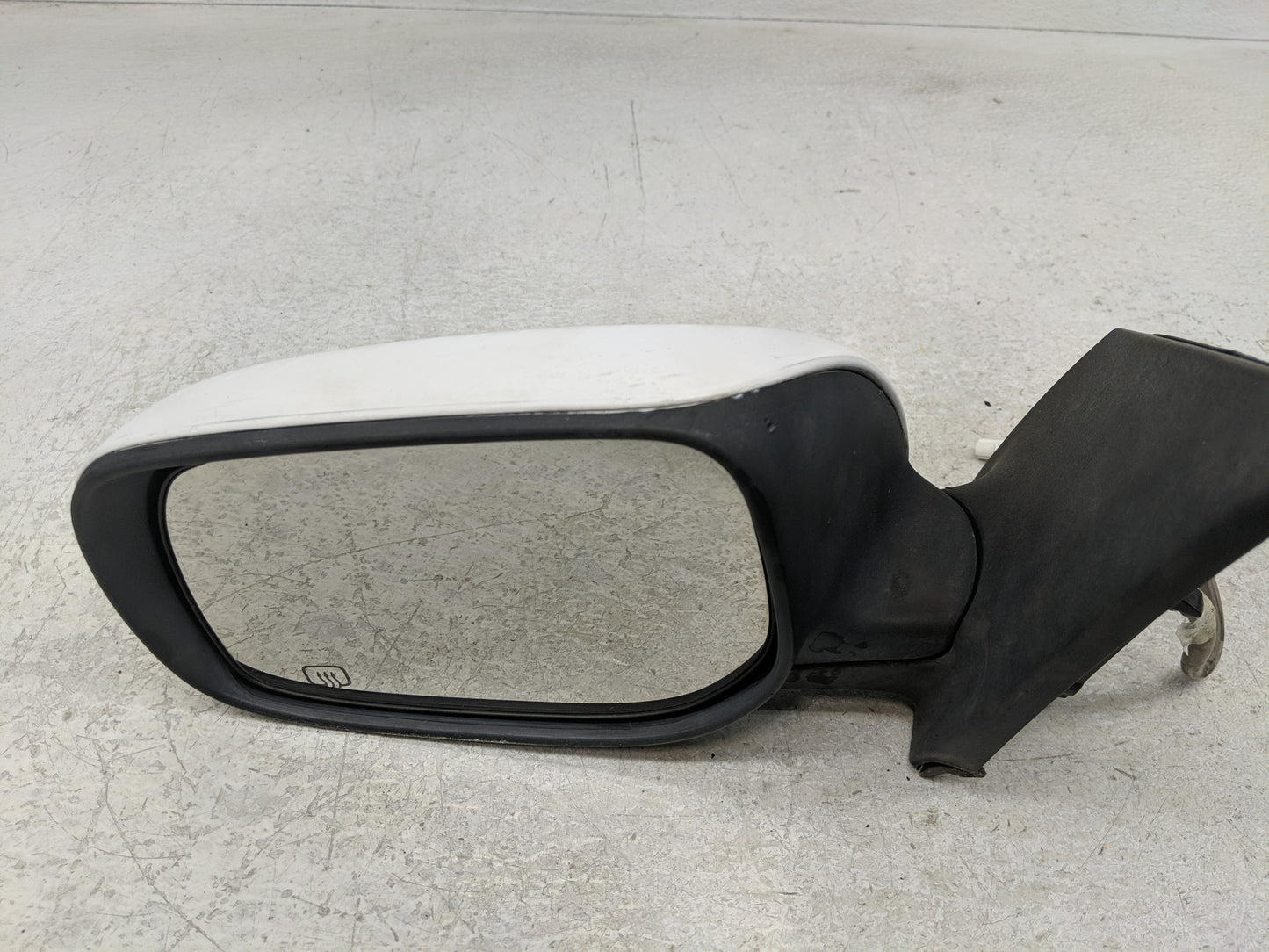 2009-2013 Toyota Corolla Driver Side View Mirror - Left Door Mirror OEM Used - Oemusedautoparts1.com