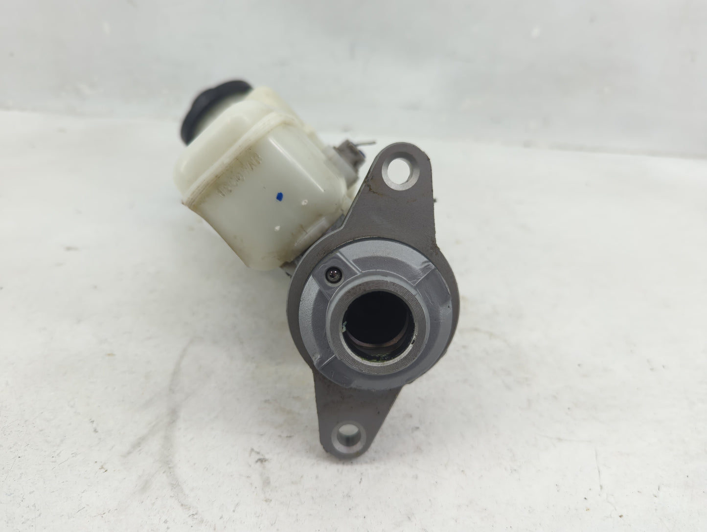 2010-2013 Toyota Corolla Brake Master Cylinder 1376359 - Oemusedautoparts1.com