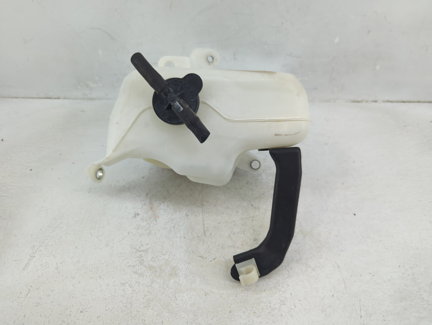 2009-2013 Toyota Corolla Windshield Washer Fluid Reservoir Bottle Oem - Oemusedautoparts1.com