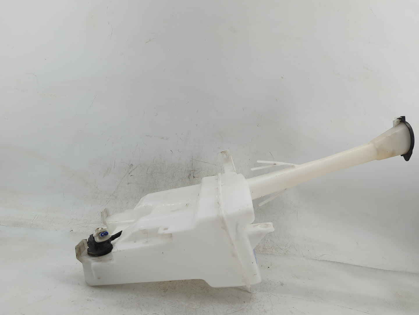 2009-2013 Toyota Corolla Windshield Washer Fluid Reservoir Bottle Oem - Oemusedautoparts1.com