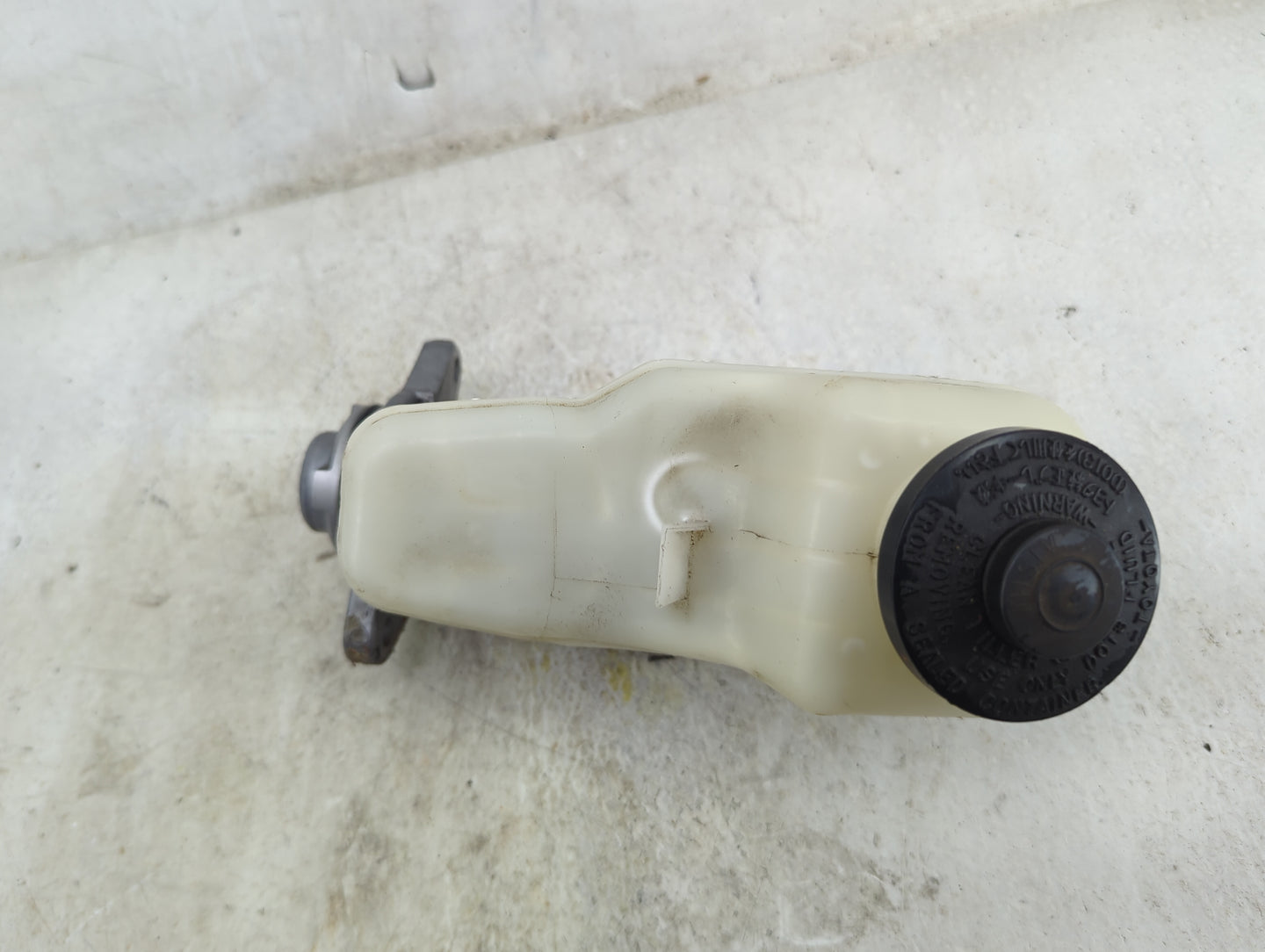 2010-2013 Toyota Corolla Brake Master Cylinder 1496722 - Oemusedautoparts1.com