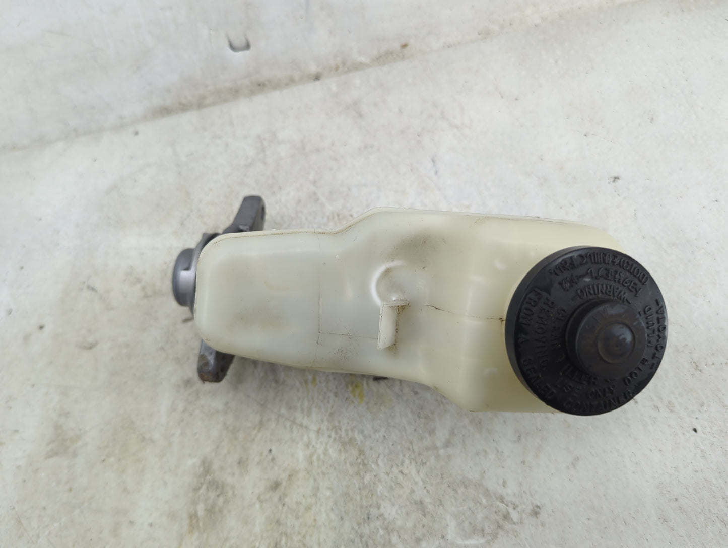 2010-2013 Toyota Corolla Brake Master Cylinder 1496722 - Oemusedautoparts1.com