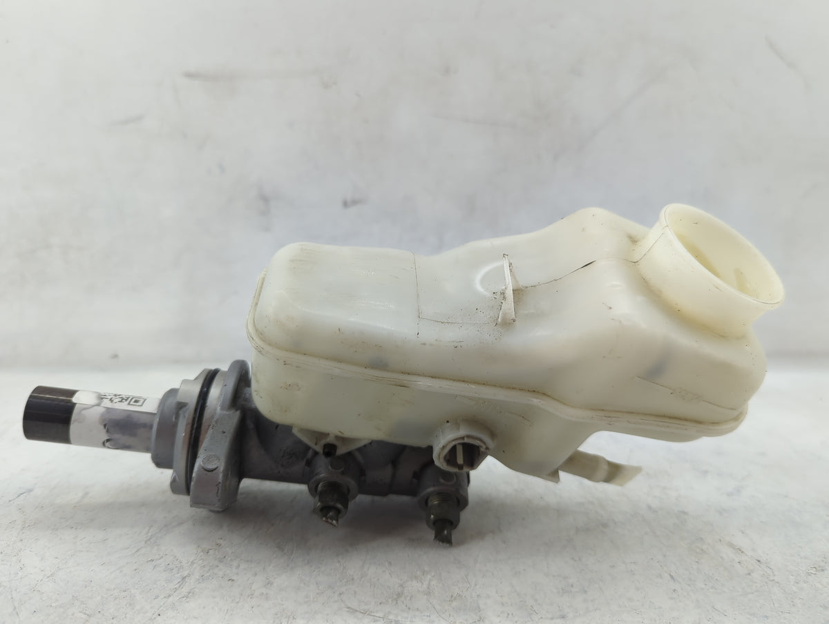 2010-2013 Toyota Corolla Brake Master Cylinder 1498759 - Oemusedautoparts1.com