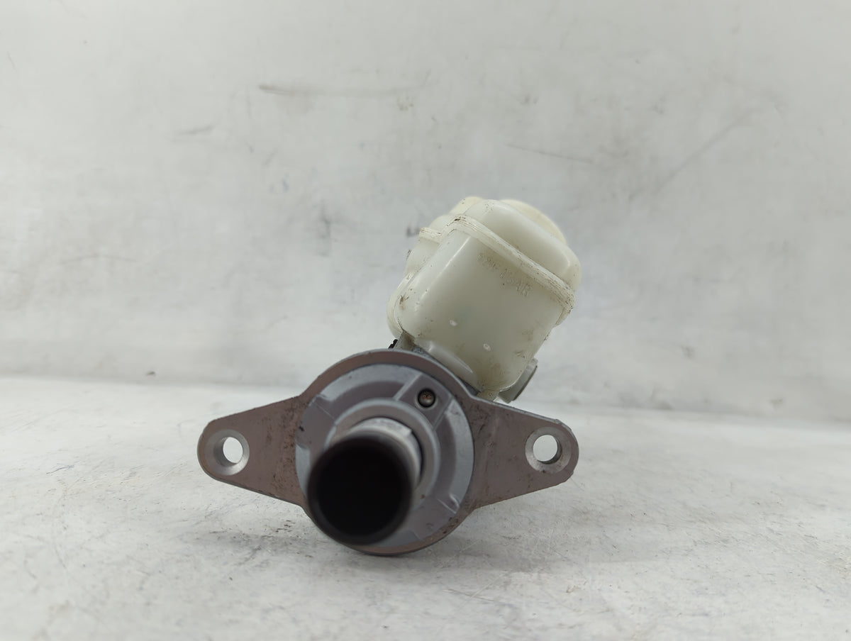 2010-2013 Toyota Corolla Brake Master Cylinder 1498759 - Oemusedautoparts1.com