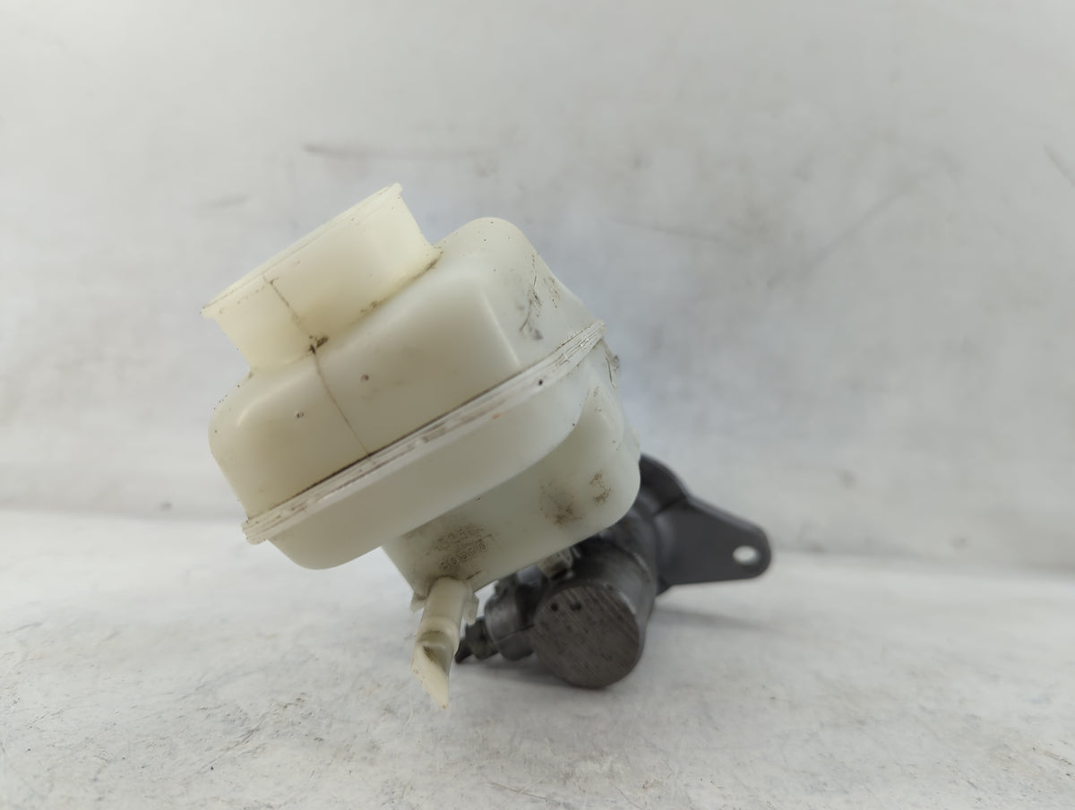 2010-2013 Toyota Corolla Brake Master Cylinder 1498759 - Oemusedautoparts1.com