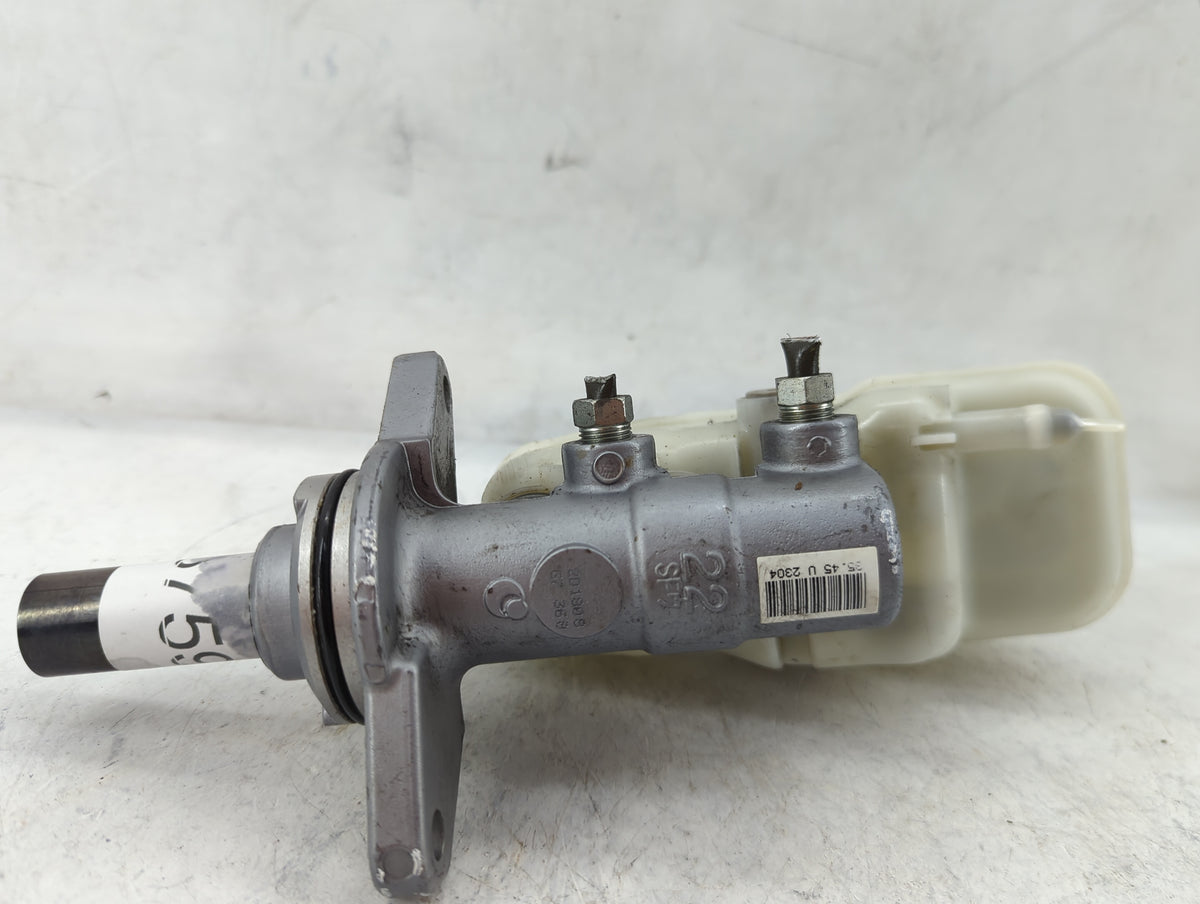 2010-2013 Toyota Corolla Brake Master Cylinder 1498759 - Oemusedautoparts1.com