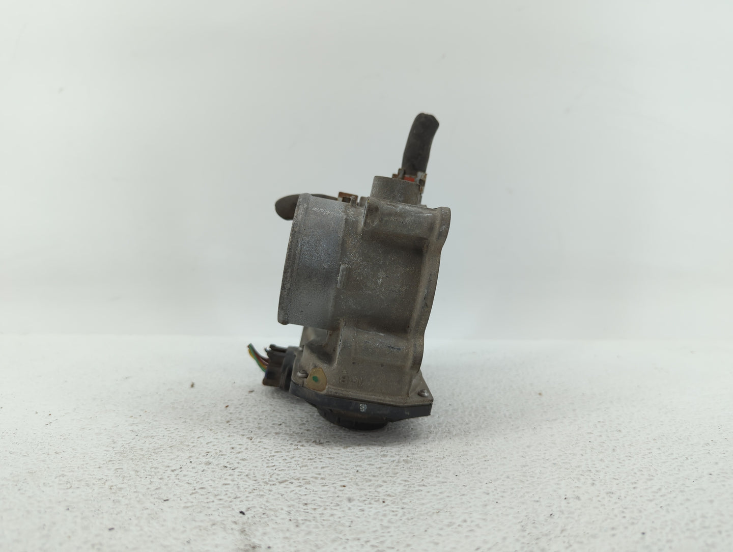 2011-2018 Toyota Corolla Throttle Body P/N:22030-0T080 Fits Fits 2011 2012 2013 2014 2015 2016 2017 2018 OEM Used Auto Parts