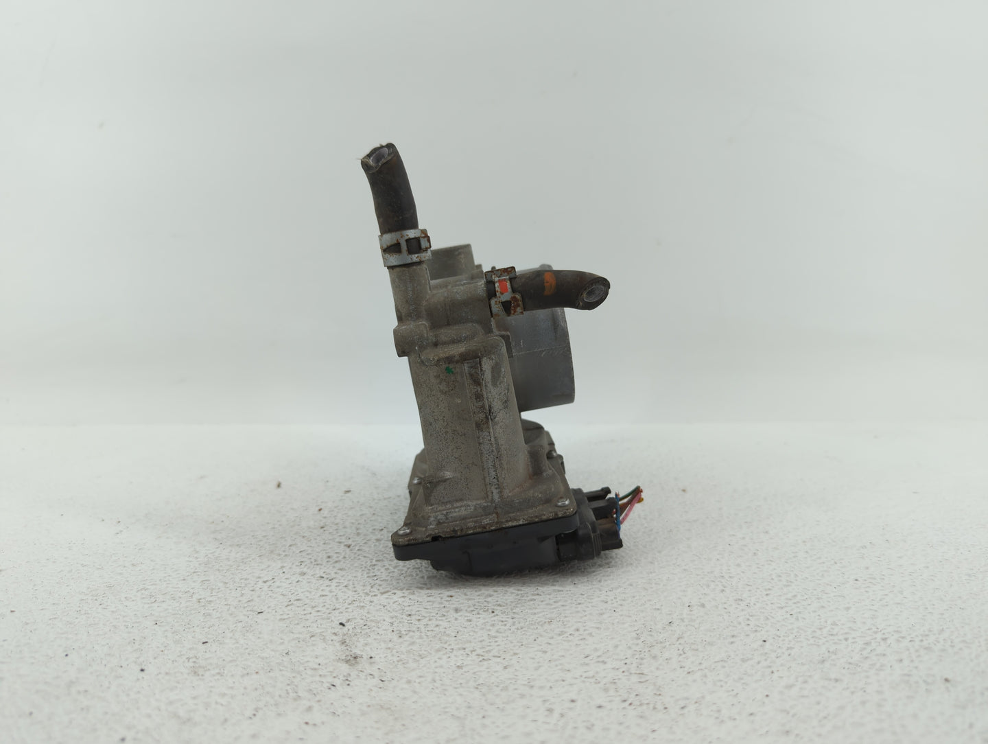 2011-2018 Toyota Corolla Throttle Body P/N:22030-0T080 Fits Fits 2011 2012 2013 2014 2015 2016 2017 2018 OEM Used Auto Parts