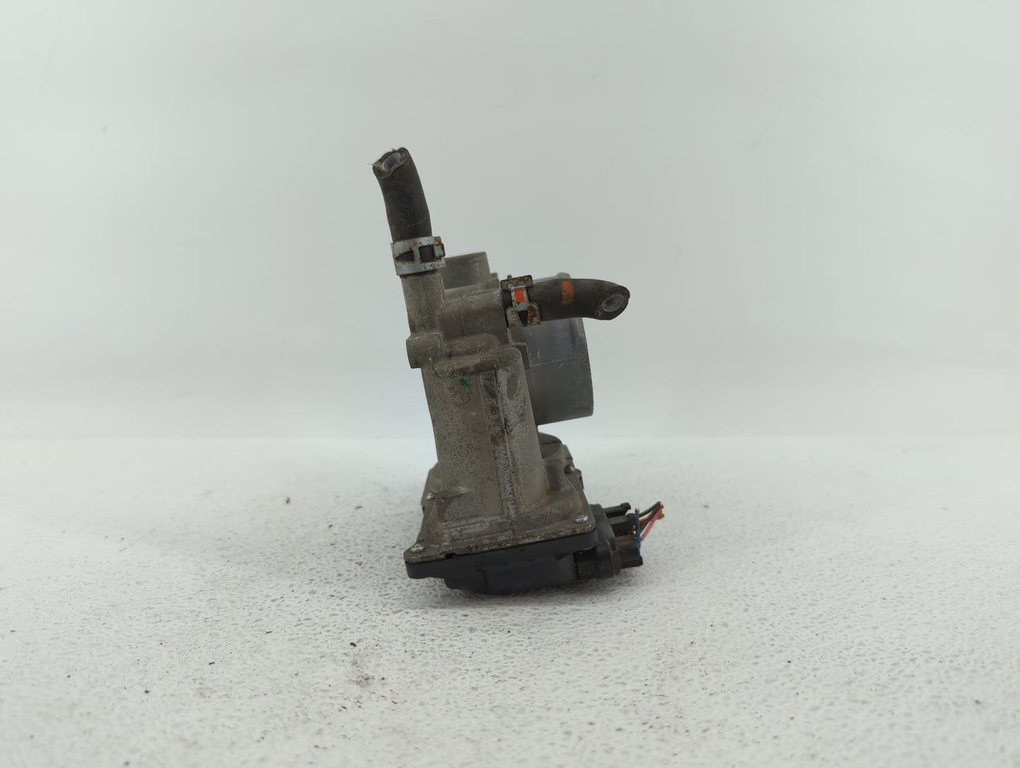 2011-2018 Toyota Corolla Throttle Body P/N:22030-0T080 Fits Fits 2011 2012 2013 2014 2015 2016 2017 2018 OEM Used Auto Parts