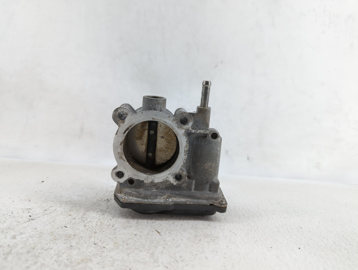 2011-2018 Toyota Corolla Throttle Body P/N:22030-0T080 Fits Fits 2011 2012 2013 2014 2015 2016 2017 2018 OEM Used Auto Parts