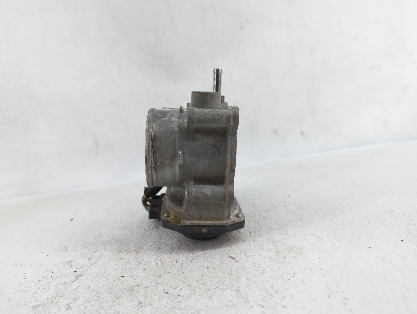 2011-2018 Toyota Corolla Throttle Body P/N:22030-0T080 Fits Fits 2011 2012 2013 2014 2015 2016 2017 2018 OEM Used Auto Parts