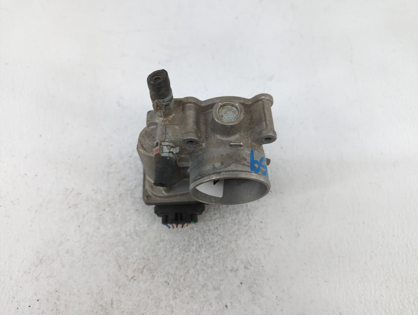 2011-2019 Toyota Corolla Throttle Body P/N:22030-0T080 Fits Fits 2011 2012 2013 2014 2015 2016 2017 2018 2019 OEM Used Auto 