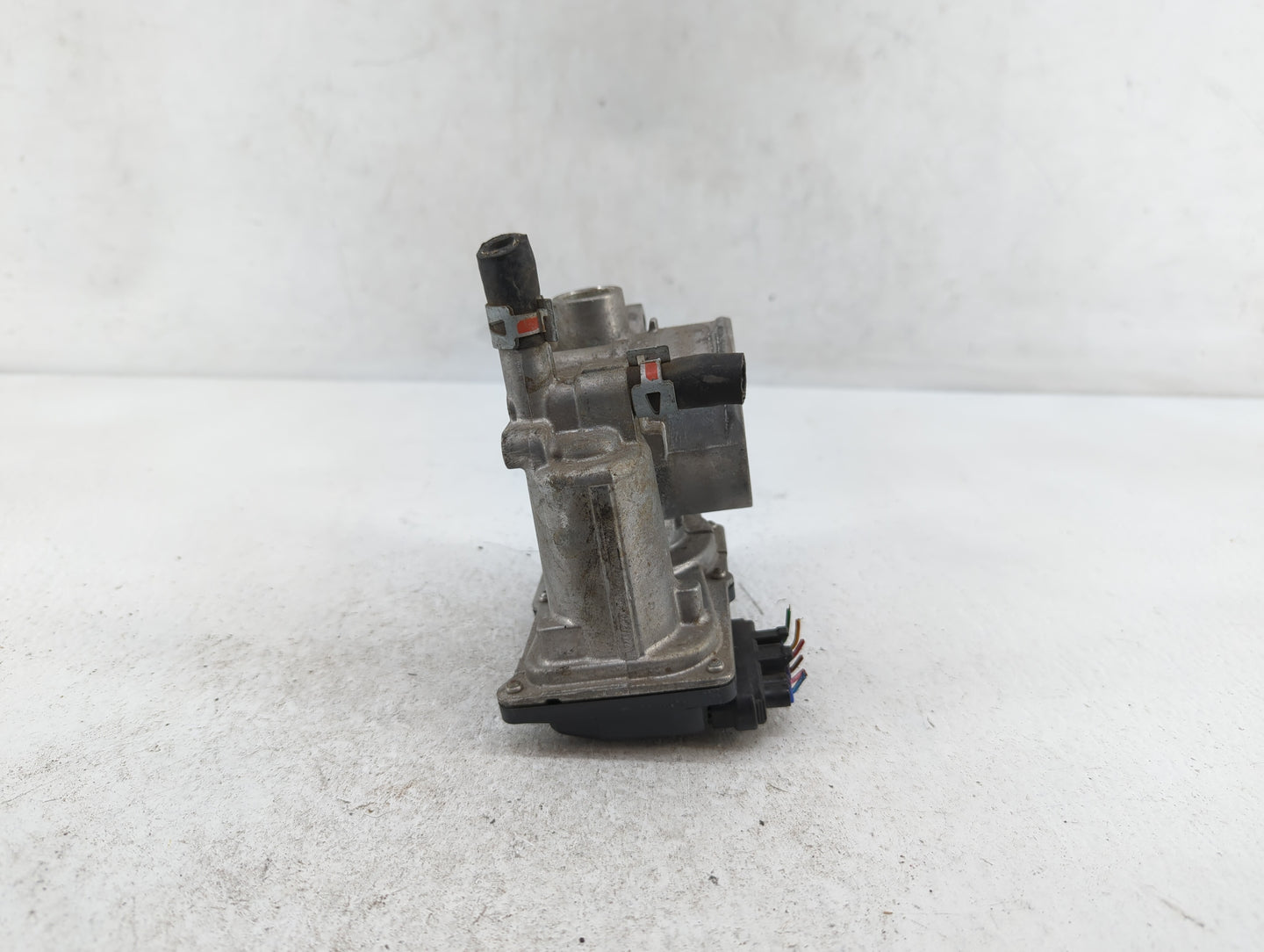 2011-2019 Toyota Corolla Throttle Body P/N:22030-0T080 Fits Fits 2011 2012 2013 2014 2015 2016 2017 2018 2019 OEM Used Auto 