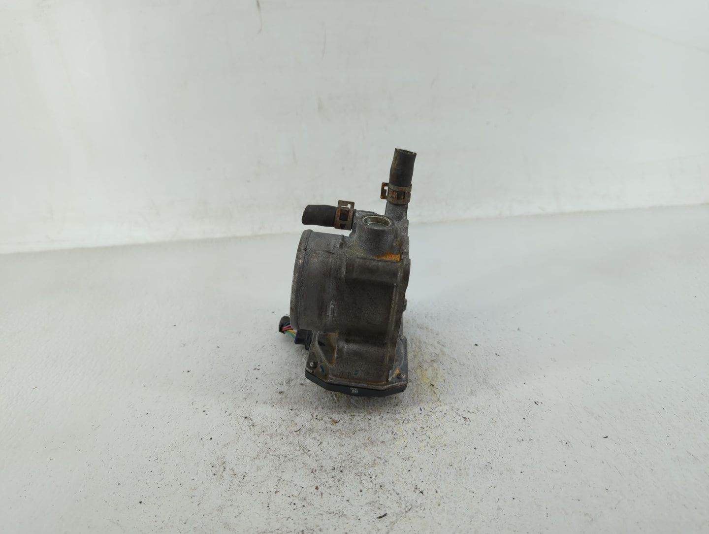 2011-2019 Toyota Corolla Throttle Body P/N:22030-0T080 Fits Fits 2011 2012 2013 2014 2015 2016 2017 2018 2019 OEM Used Auto 