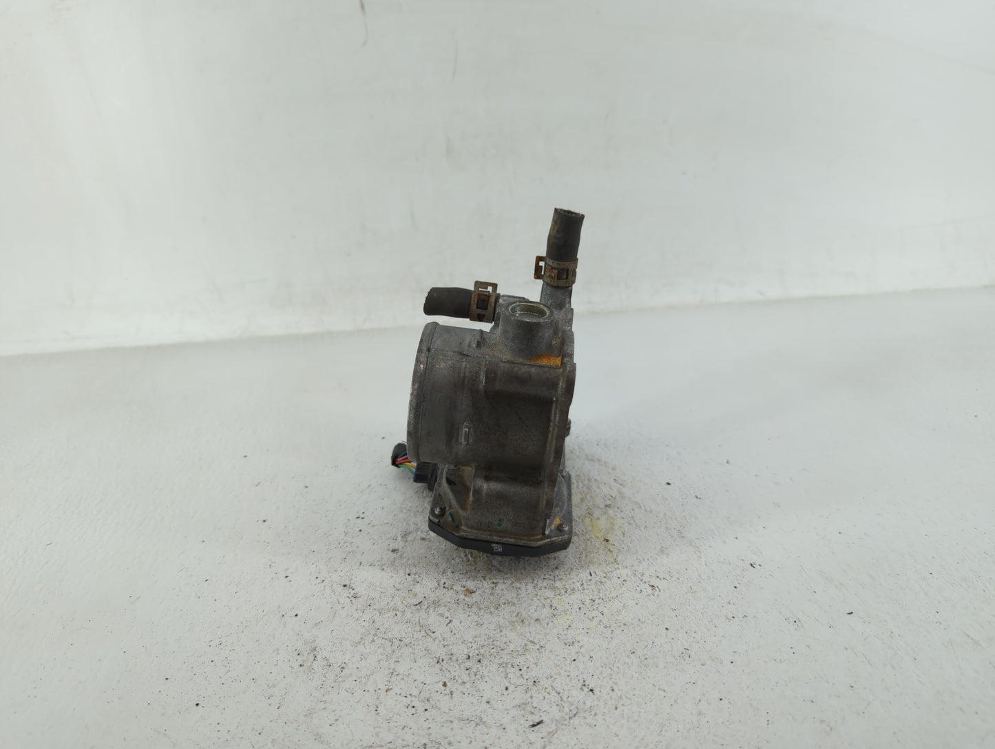 2011-2019 Toyota Corolla Throttle Body P/N:22030-0T080 Fits Fits 2011 2012 2013 2014 2015 2016 2017 2018 2019 OEM Used Auto 