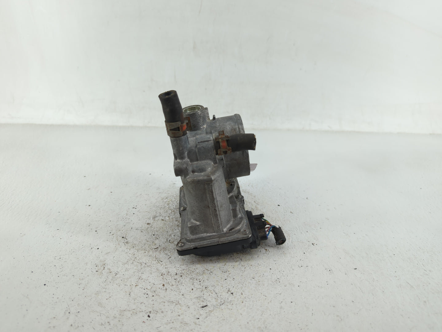 2011-2019 Toyota Corolla Throttle Body P/N:22030-0T080 Fits Fits 2011 2012 2013 2014 2015 2016 2017 2018 2019 OEM Used Auto 