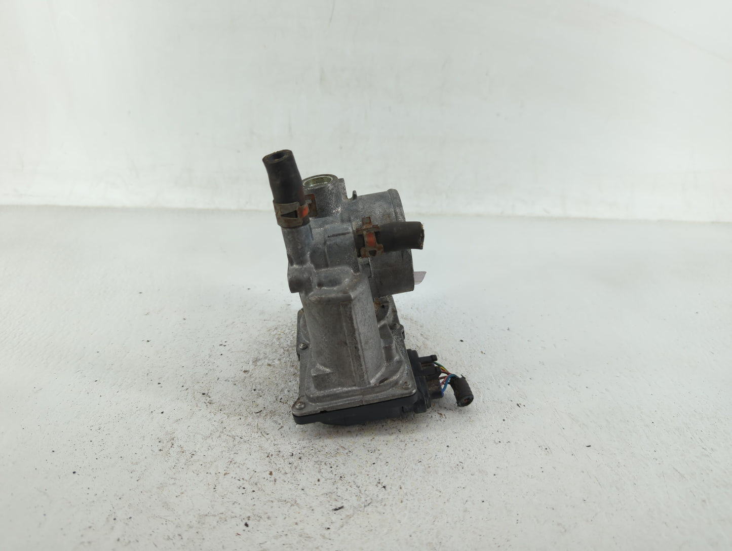 2011-2019 Toyota Corolla Throttle Body P/N:22030-0T080 Fits Fits 2011 2012 2013 2014 2015 2016 2017 2018 2019 OEM Used Auto 