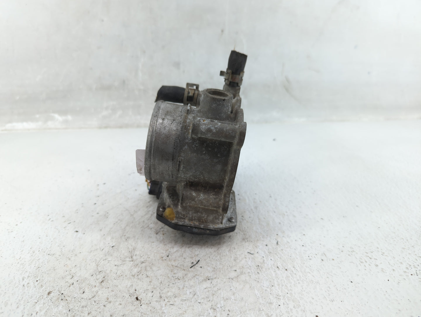 2011-2019 Toyota Corolla Throttle Body P/N:22030-0T080 Fits Fits 2011 2012 2013 2014 2015 2016 2017 2018 2019 OEM Used Auto 