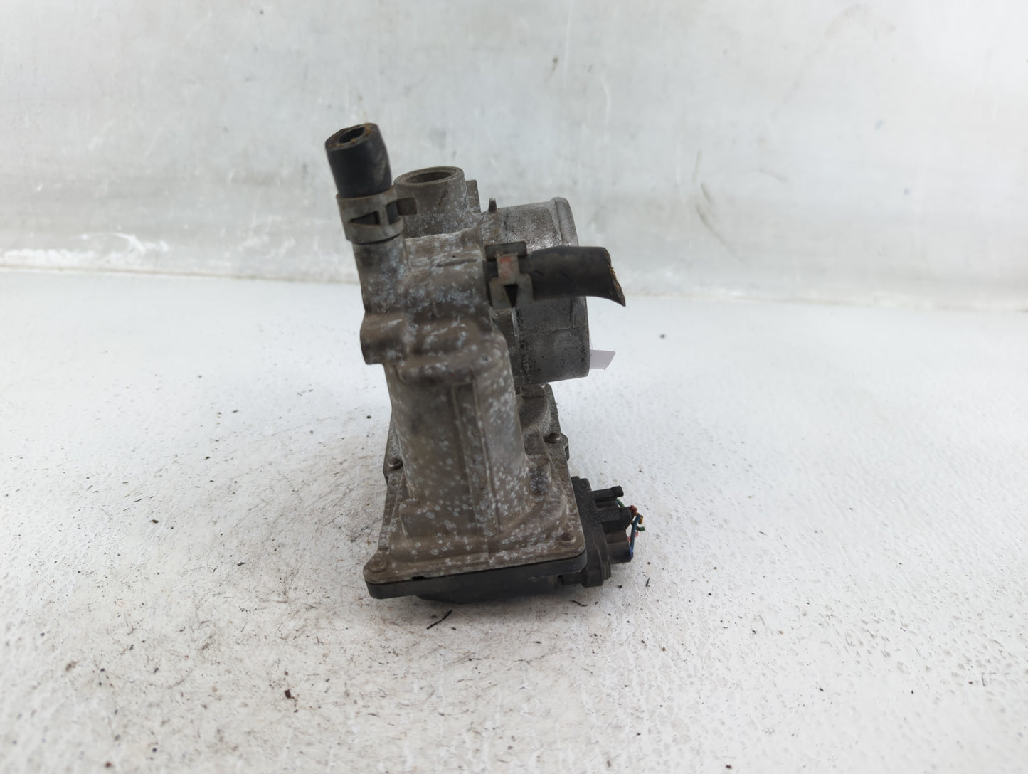 2011-2019 Toyota Corolla Throttle Body P/N:22030-0T080 Fits Fits 2011 2012 2013 2014 2015 2016 2017 2018 2019 OEM Used Auto 