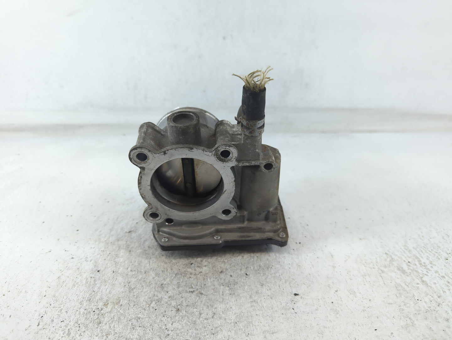 2011-2019 Toyota Corolla Throttle Body P/N:01348 2A18, 22030-0T080 Fits Fits 2011 2012 2013 2014 2015 2016 2017 2018 2019 OE