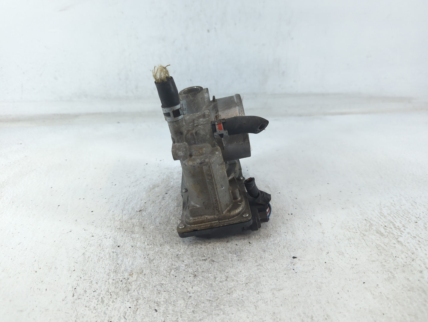 2011-2019 Toyota Corolla Throttle Body P/N:01348 2A18, 22030-0T080 Fits Fits 2011 2012 2013 2014 2015 2016 2017 2018 2019 OE