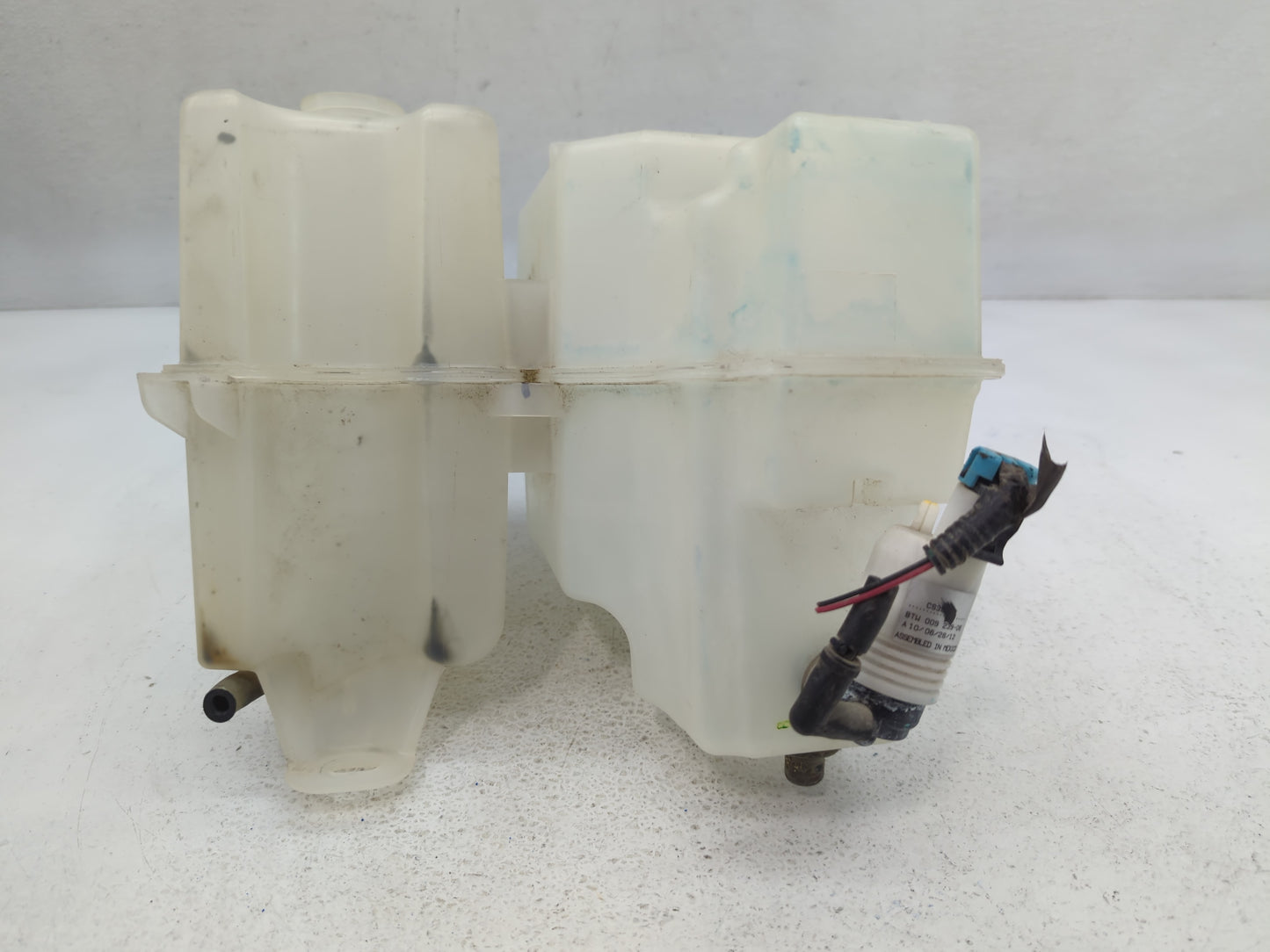 2009-2013 Toyota Corolla Radiator Coolant Overflow Expansion Tank Bottle 690091 - Oemusedautoparts1.com