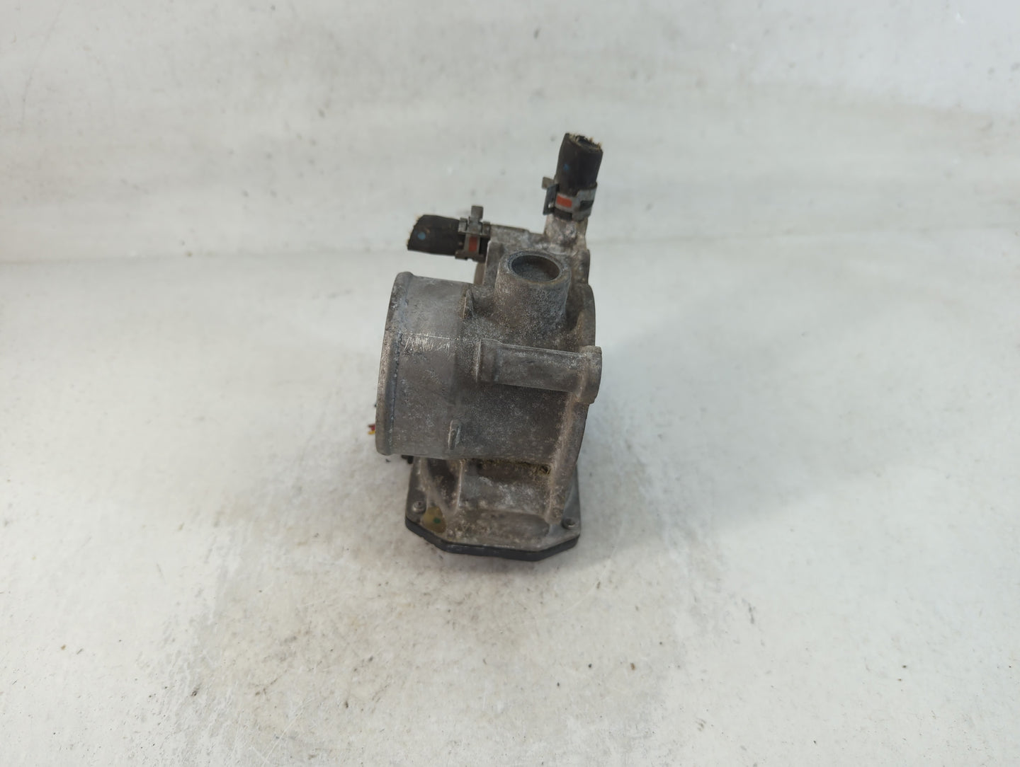 2011-2019 Toyota Corolla Throttle Body P/N:22030-0T080 Fits Fits 2011 2012 2013 2014 2015 2016 2017 2018 2019 OEM Used Auto 