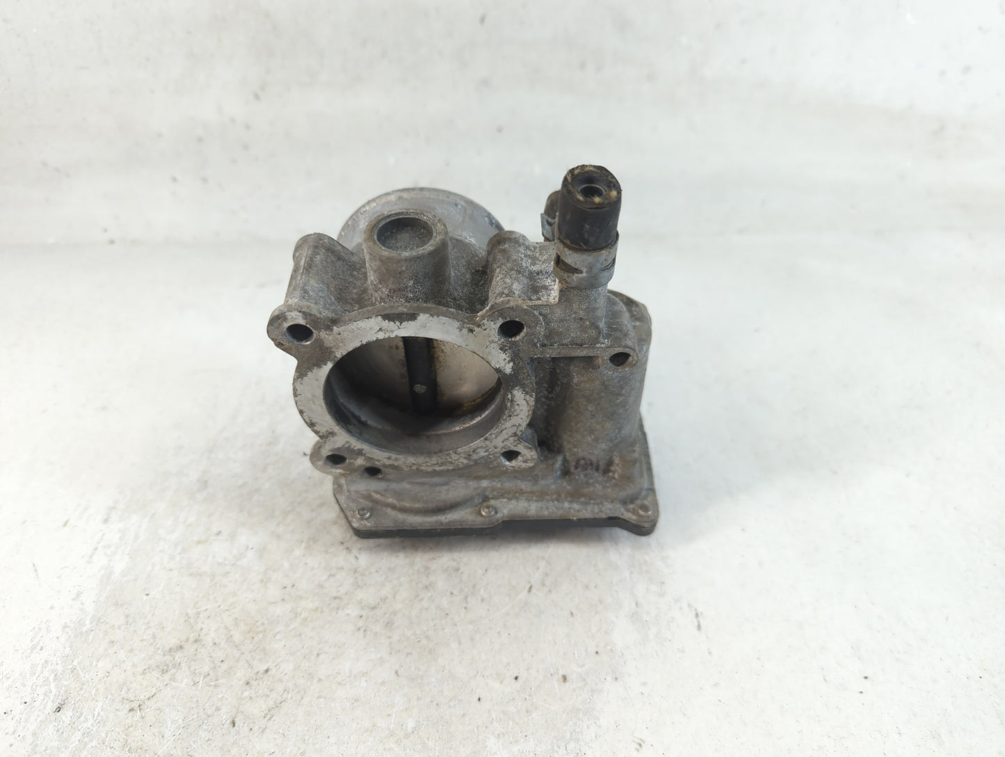 2011-2019 Toyota Corolla Throttle Body P/N:22030-0T080 Fits Fits 2011 2012 2013 2014 2015 2016 2017 2018 2019 OEM Used Auto 