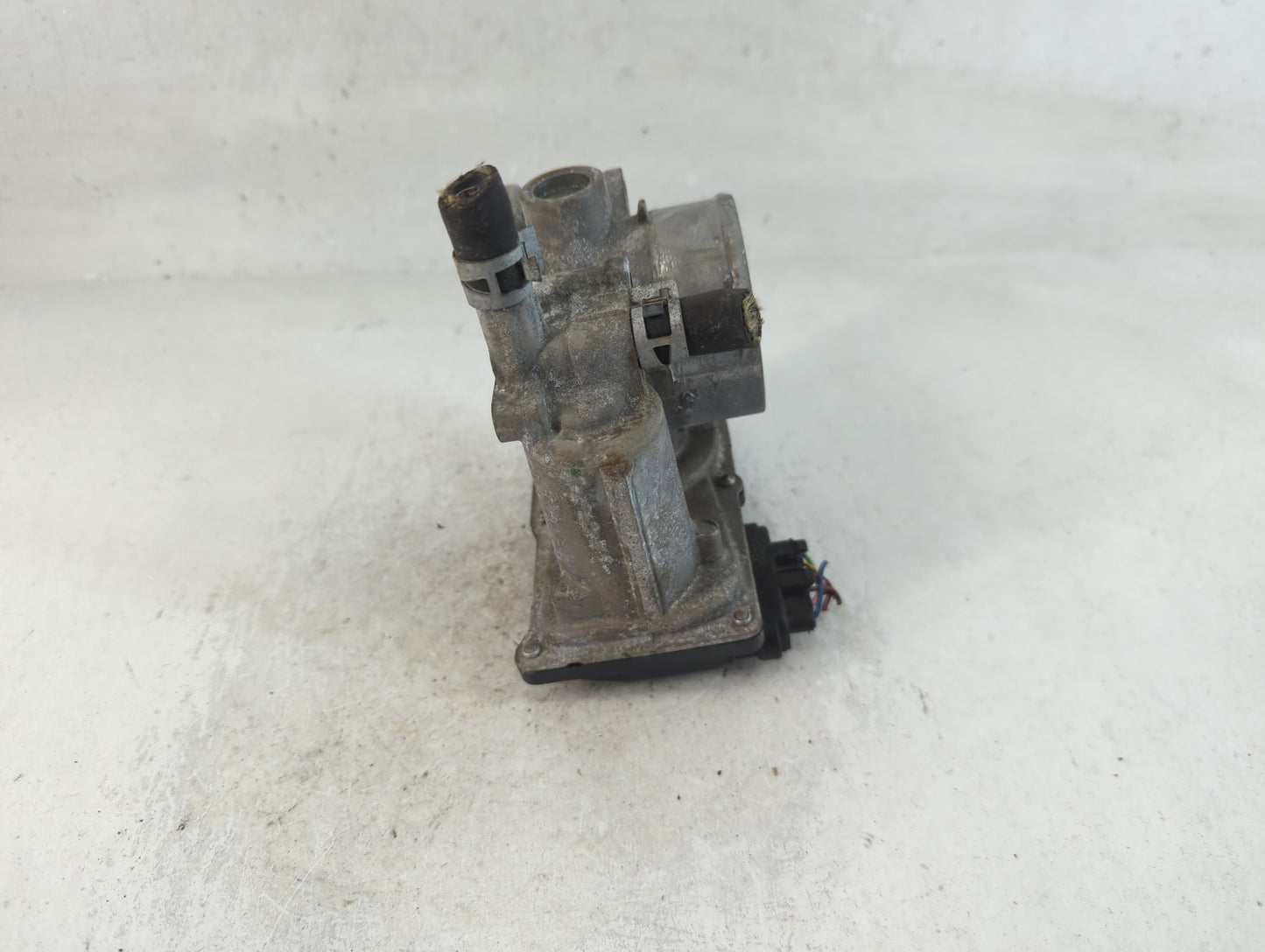 2011-2019 Toyota Corolla Throttle Body P/N:22030-0T080 Fits Fits 2011 2012 2013 2014 2015 2016 2017 2018 2019 OEM Used Auto 