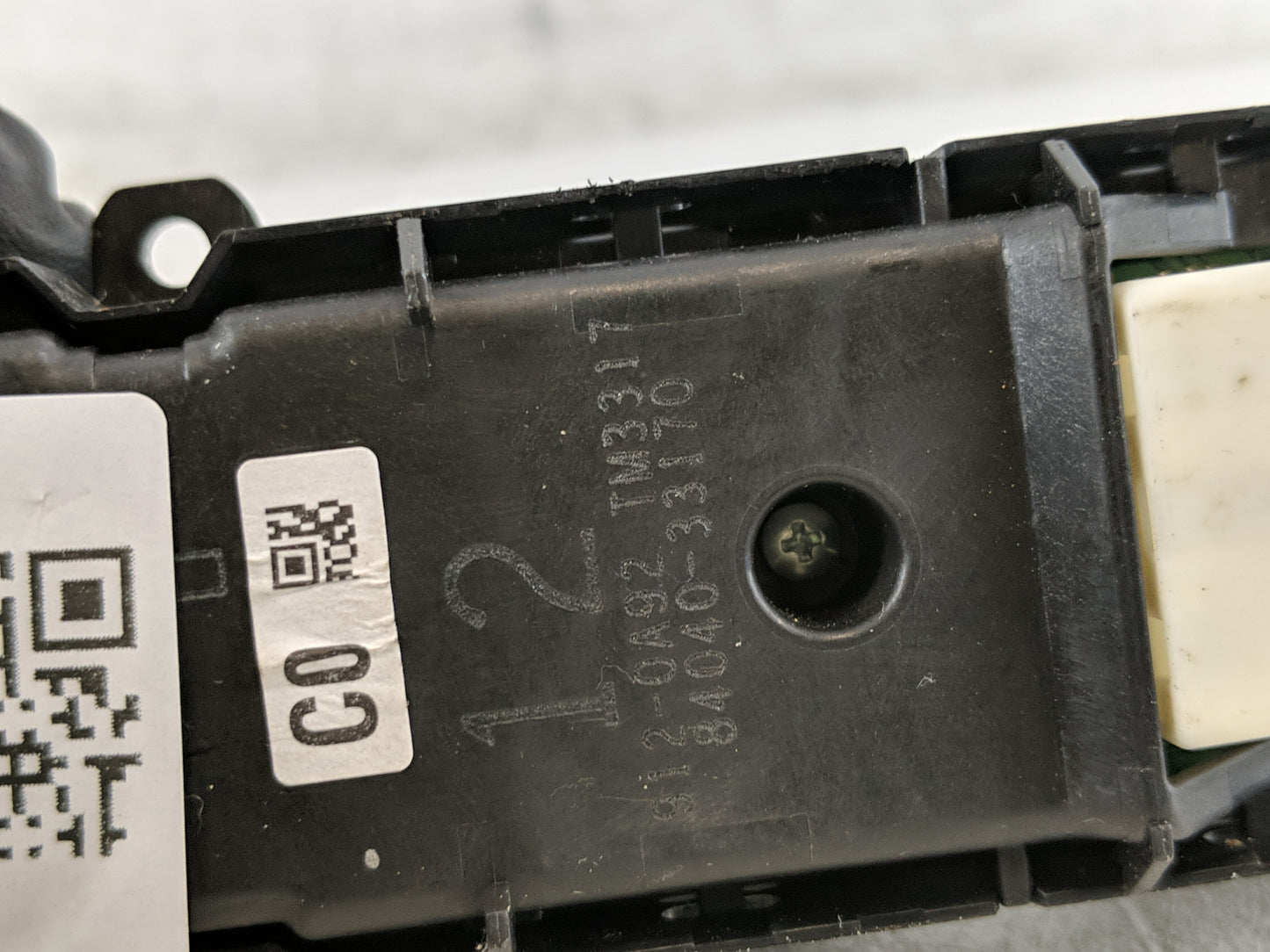 2008-2013 Toyota Highlander Master Power Window Switch Replacement Driver Side Left P/N:84040-33170 Fits OEM Used Auto Parts